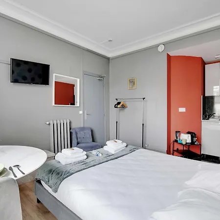 Bright With Balcony Near Gare De L'est Appartement