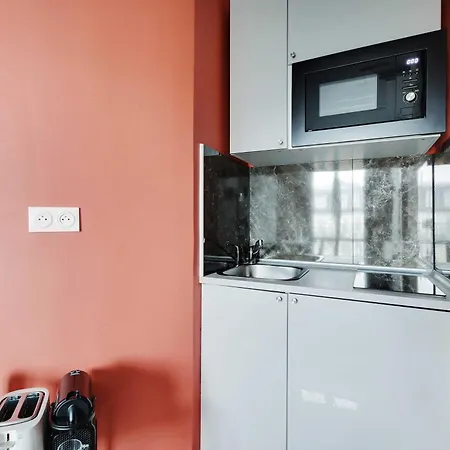 Bright With Balcony Near Gare De L'est *