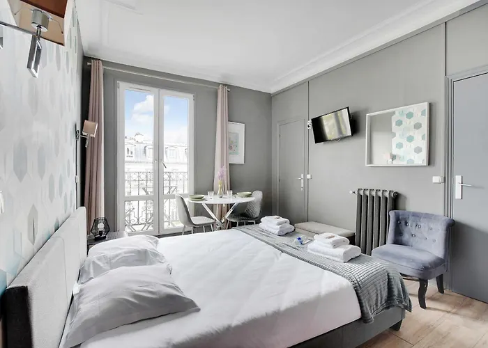 Bright With Balcony Near Gare De L'est *