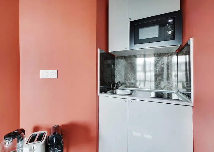 Bright With Balcony Near Gare De L'est *